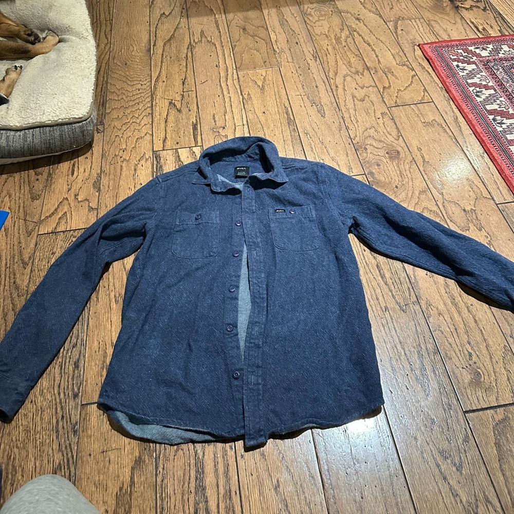 Men’s RVCA Button Down Long Sleeve Shirt. Small